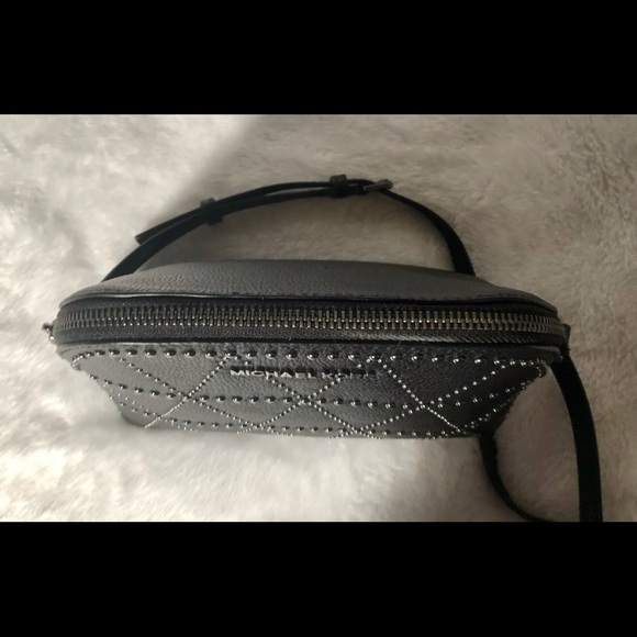 🌺 Michael Kors Black Adele Dome Crossbody Purse - Picture 5 of 8